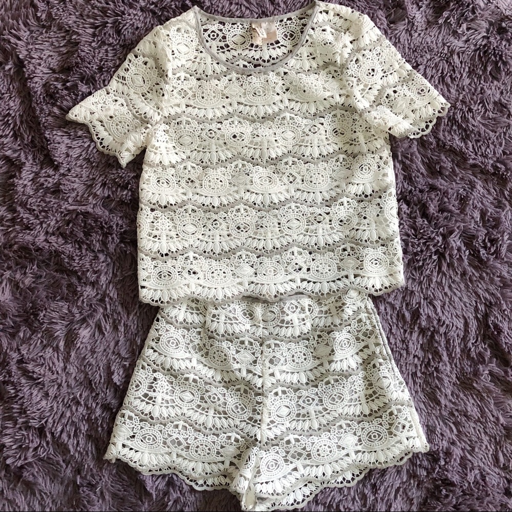 H&M DIVIDEND lace top and short Set